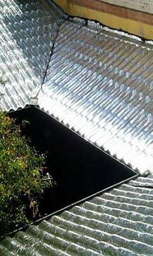 Aplicação de manta asfáltica em telhado 