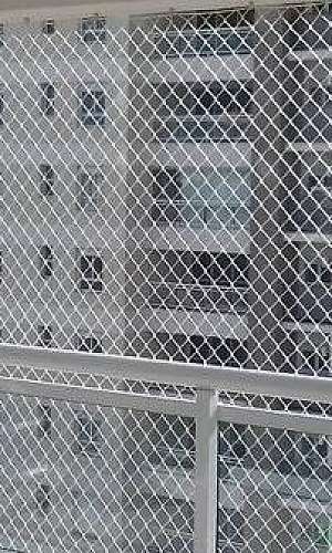 Instalação de tela de proteção Instalação de tela de proteção