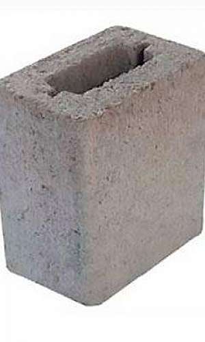 meio bloco de concreto