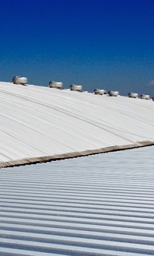 Membrana para telhado em cima da telha